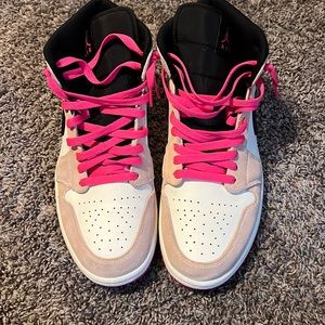Jordan 1 crimson tint mid